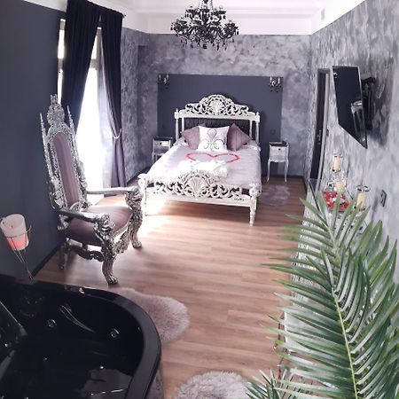 Nuit Romantique - Jacuzzi - Beziers - Romance Royale المظهر الخارجي الصورة