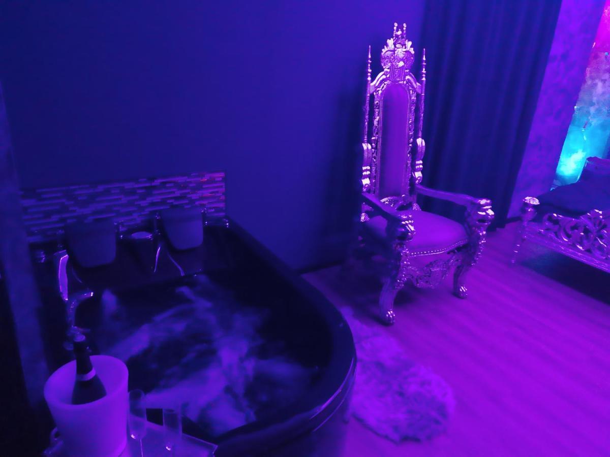 Nuit Romantique - Jacuzzi - Beziers - Romance Royale المظهر الخارجي الصورة