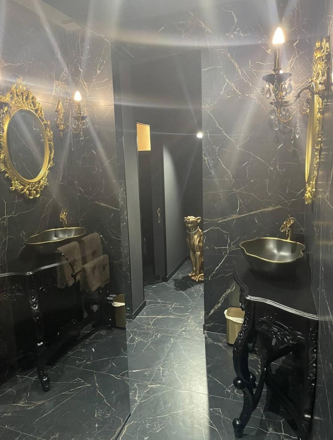 Nuit Romantique - Jacuzzi - Beziers - Romance Royale المظهر الخارجي الصورة